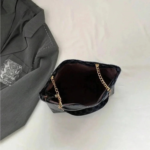 ⚠️Clearance Black Patterned Large Shoulder Tote Bag Gold Pendant - Picture 8 of 10